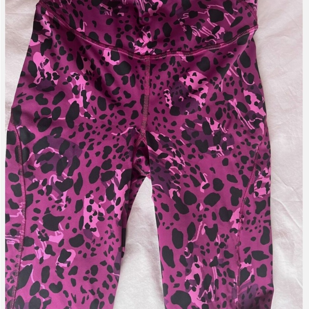 Lululemon Pink and Black Patterned Leggings and tank set - Picture 6 of 13